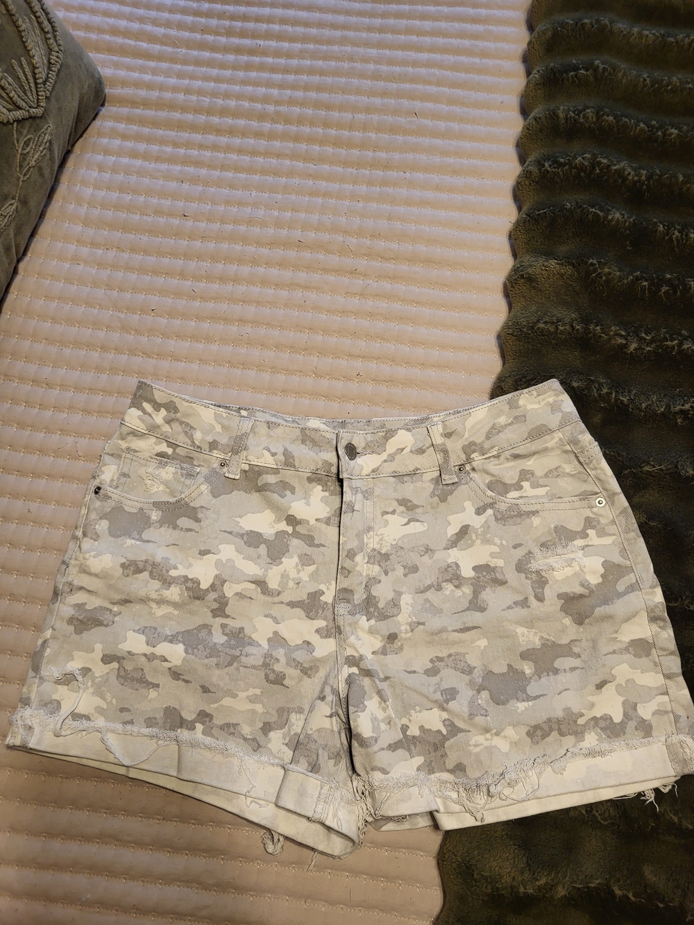 Time and Tru Women's Gray Camo Denim Shorts